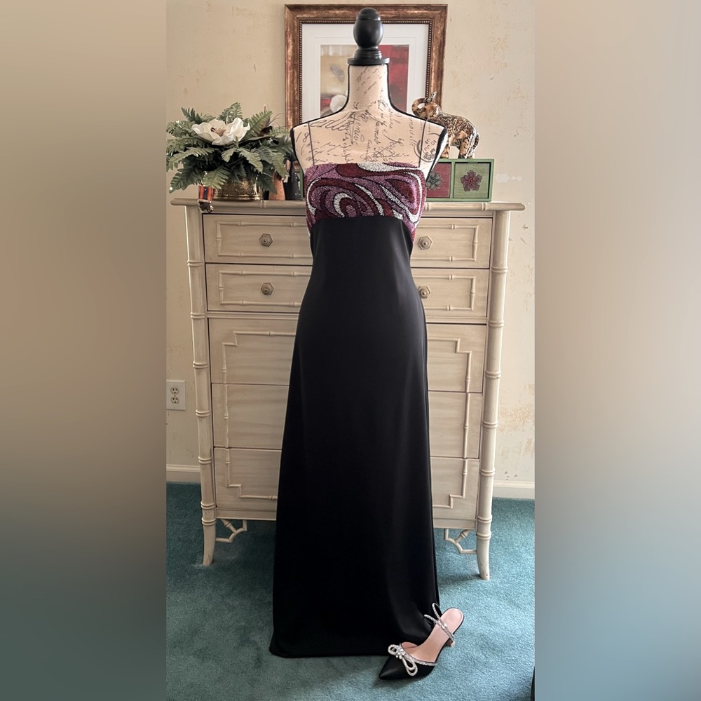 JS Boutique Elegant Women’s long dress with beaded top, Sz 12 New W/O Tags